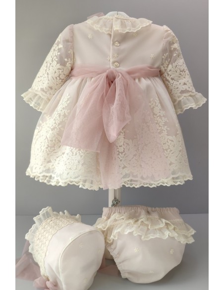 VESTIDO, BRAGA Y CAPOTA, MANGA FRANCESA.