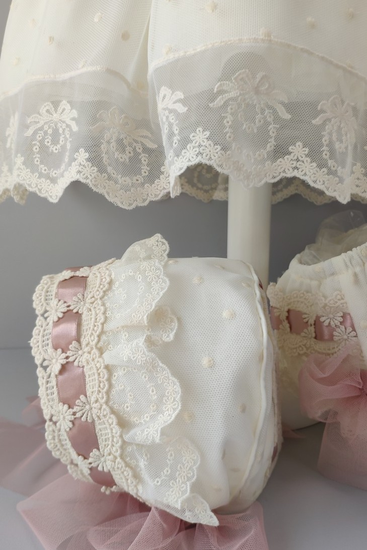 VESTIDO, BRAGA Y CAPOTA, MANGA FRANCESA