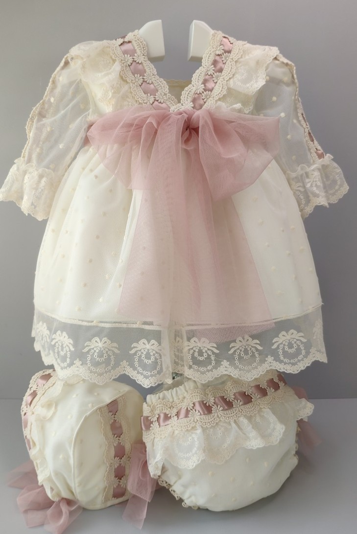 VESTIDO, BRAGA Y CAPOTA, MANGA FRANCESA