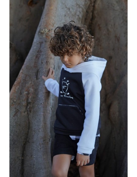 SUDADERA NIÑO COLECCIÓN NATALIE,CUADROS NEGROS.NOMA FERNÁNDEZ. INVIERNO 23.