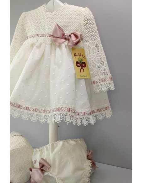 VESTIDO, BRAGA Y CAPOTA, MANGA LARGA.
