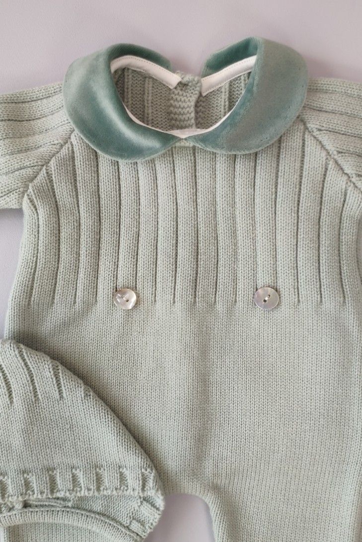 PELELE NIÑO DE PUNTO CON CAPOTA, VERDE AGUA. INVIERNO.