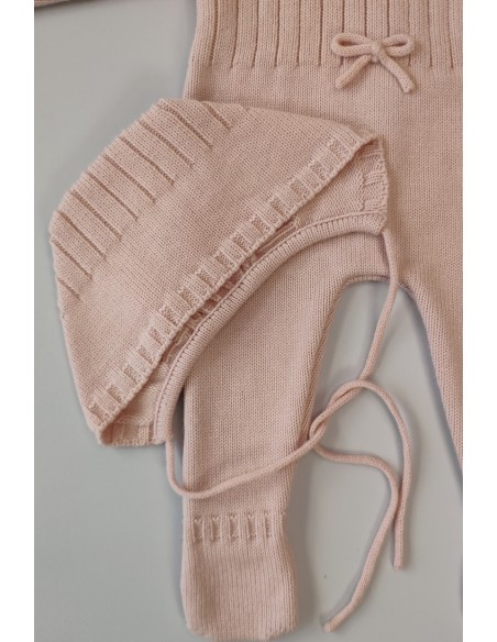 PELELE NIÑA DE PUNTO CON CAPOTA, ROSA PALO. INVIERNO.