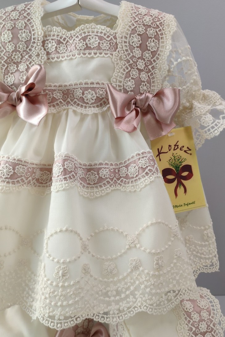 VESTIDO, BRAGUITA Y CAPOTA. VERANO.