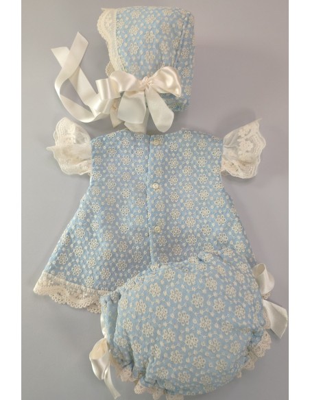 CONJUNTO BLUSA, BRAGUITA Y CAPOTA, CELESTE/BEIG.