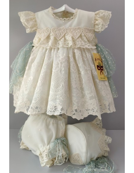 VESTIDO, BRAGUITA Y CAPOTA, VERDE AGUA.