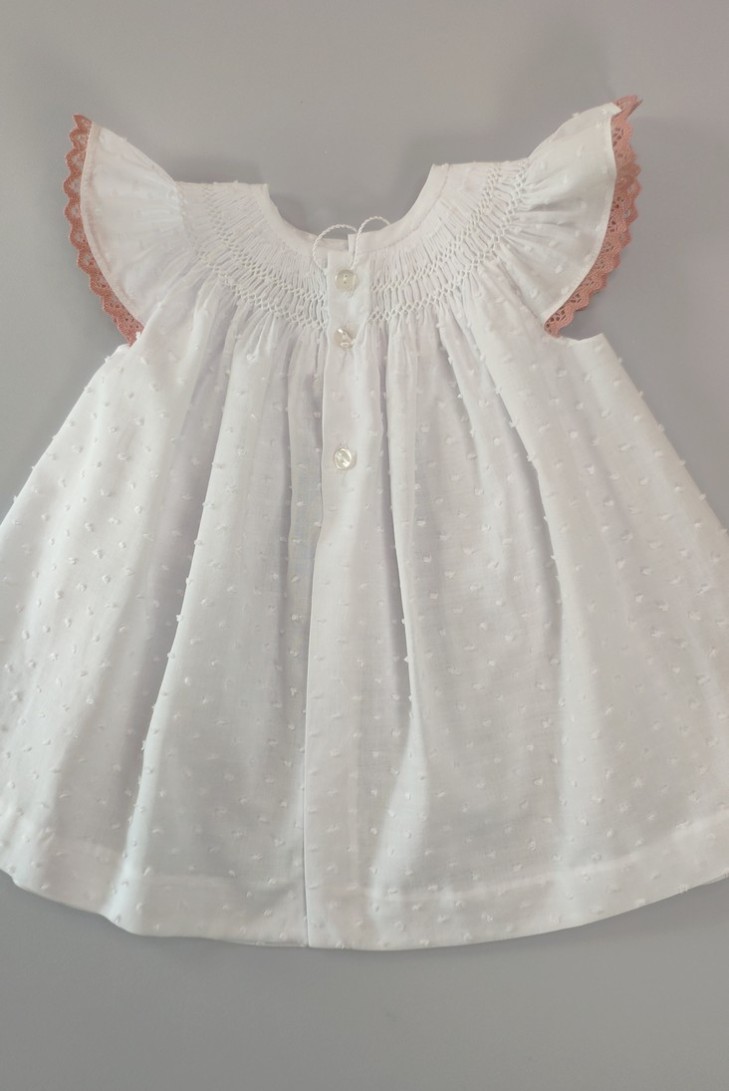 VESTIDO PLUMETI PUNTO SMOCK, BLANCO/ROSA EMPOLVADO. VERANO 24.