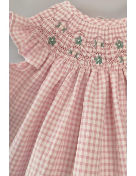 VESTIDO SEERSUCKER VICHY PUNTO SMOCK, ROSA. VERANO 24.