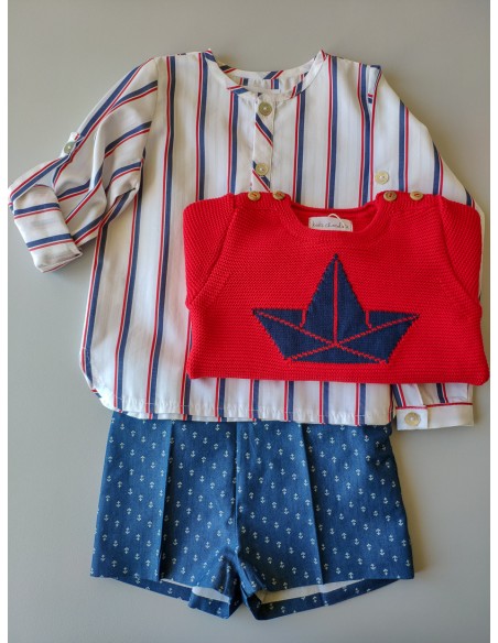 Conjunto niño formado por camisa estampado rayas y pantalón short en tela vaquera con decoración de anclas