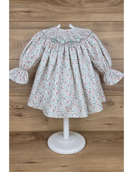VESTIDO PUNTO SMOCK LALI DE dBb IDEAS, ROSA. INVIERNO 24.