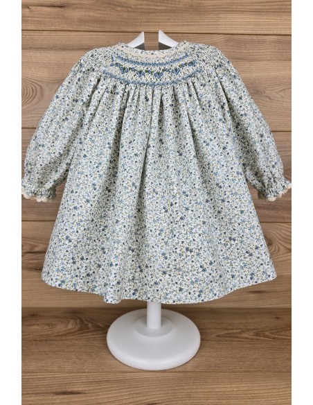 VESTIDO PUNTO SMOCK MOKI DE dBb IDEAS, AZUL. INVIERNO 24.