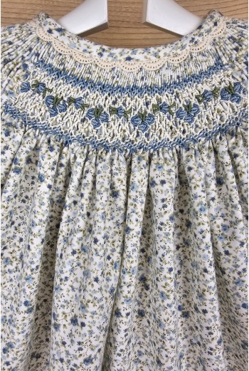 VESTIDO PUNTO SMOCK MOKI DE dBb IDEAS, AZUL. INVIERNO 24. 2