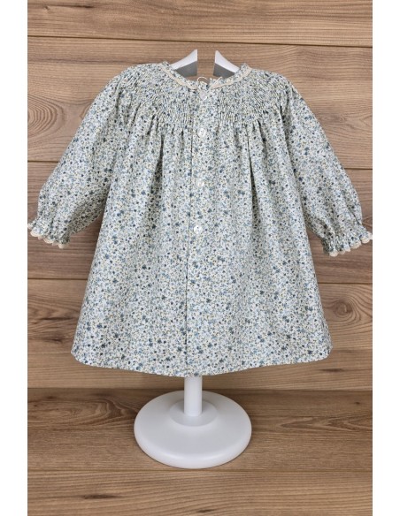 VESTIDO PUNTO SMOCK MOKI DE dBb IDEAS, AZUL. INVIERNO 24.