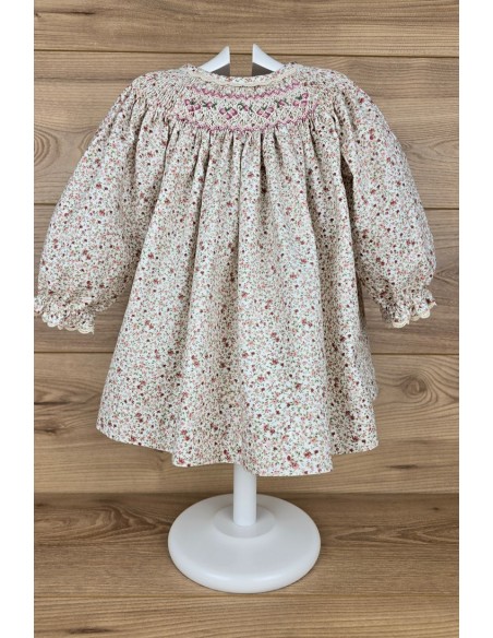 VESTIDO PUNTO SMOCK MOKI DE dBb IDEAS, ROSA. INVIERNO 24.