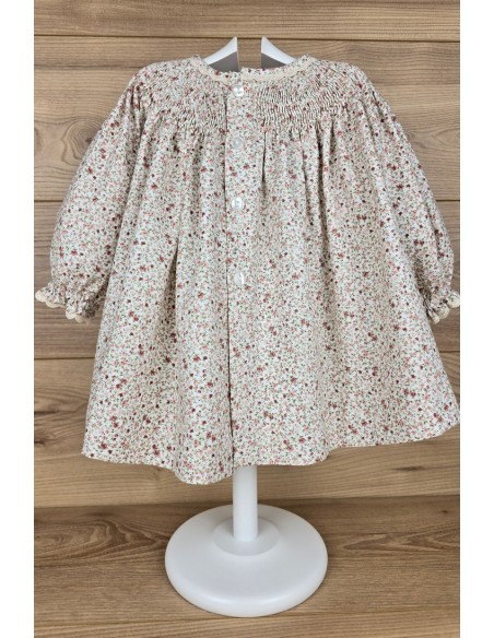 VESTIDO PUNTO SMOCK MOKI DE dBb IDEAS, ROSA. INVIERNO 24.
