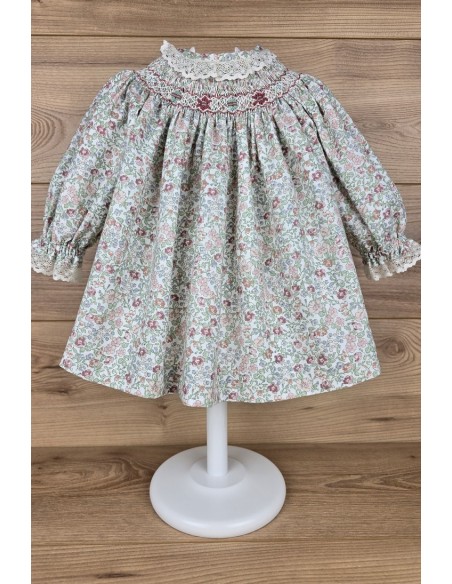 VESTIDO PUNTO SMOCK IDOIA DE dBb IDEAS, FRESA. INVIERNO 24.