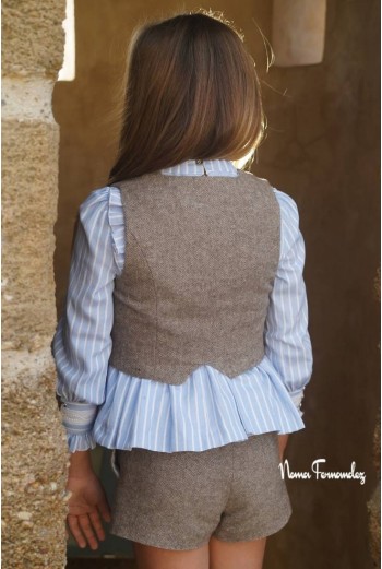 CHALECO COLECCIÓN VENECIA DE NOMA FERNÁNDEZ, ESPIGA MARRÓN. INVIERNO 24. 2