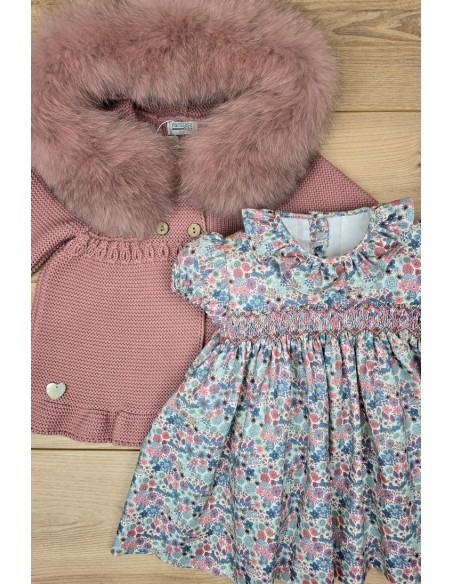 VESTIDO PUNTO SMOCK FLORES. ARTESANÍA CARMINA. INVIERNO 24.