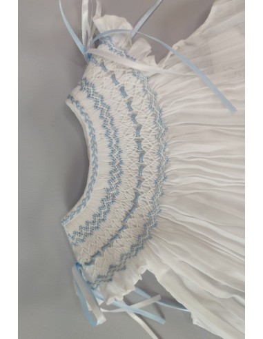RANITA UNISEX BORDADO PUNTO SMOCK. BATISTA BLANCA-AZUL. VERANO 25.