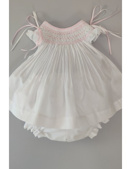 JESUSITO BORDADO PUNTO SMOCK. BATISTA BLANCA-ROSA. VERANO 25.