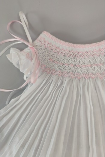 JESUSITO BORDADO PUNTO SMOCK. BATISTA BLANCA-ROSA. VERANO 25. 2