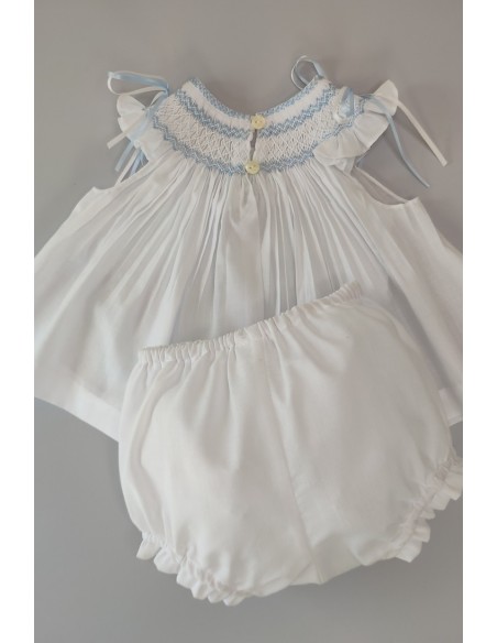 JESUSITO BORDADO PUNTO SMOCK. BATISTA BLANCA-AZUL. VERANO 25.