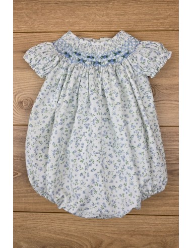 PELELE NIÑO BORDADO PUNTO SMOCK, FLORES AZUL. VERANO 25.