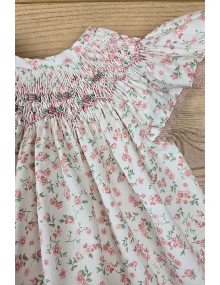 JESUSITO BORDADO PUNTO SMOCK, FLORES ROSA. VERANO 25.