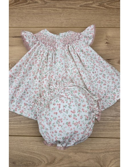 JESUSITO BORDADO PUNTO SMOCK, FLORES ROSA. VERANO 25.