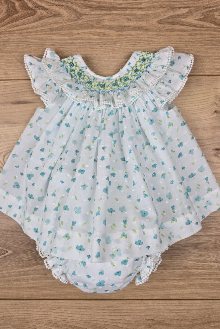 JESUSITO CUELLO BORDADO PUNTO SMOCK, FLORES TURQUESA. VERANO 25.
