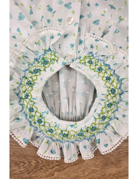 JESUSITO CUELLO BORDADO PUNTO SMOCK, FLORES TURQUESA. VERANO 25.