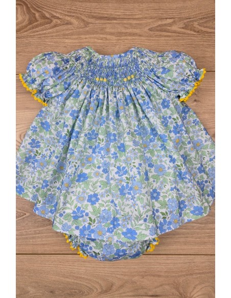 JESUSITO BORDADO PUNTO SMOCK, FLORES AZUL/AMARILLO. VERANO 25.