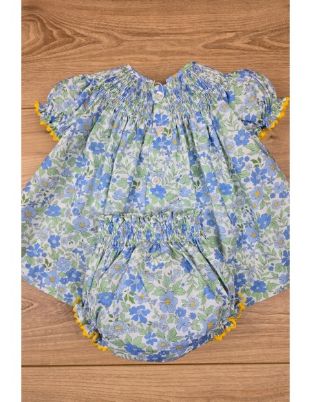 JESUSITO BORDADO PUNTO SMOCK, FLORES AZUL/AMARILLO. VERANO 25.