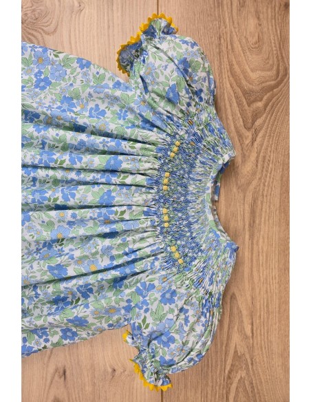 VESTIDO BORDADO PUNTO SMOCK, FLORES AZUL/AMARILLO. VERANO 25.