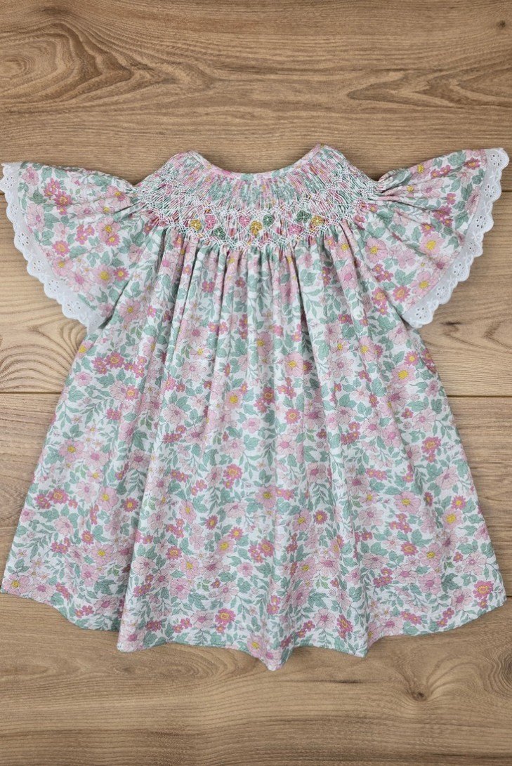 VESTIDO BORDADO PUNTO SMOCK, FLORES ROSAS. VERANO 25.