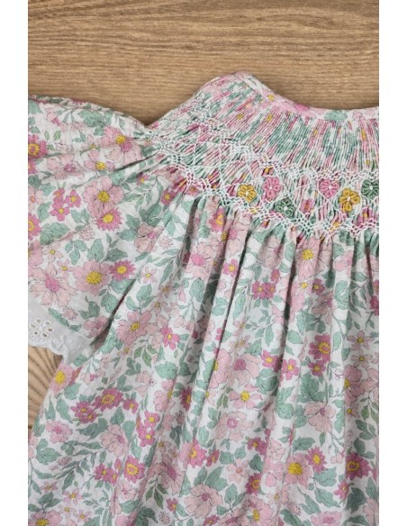 VESTIDO BORDADO PUNTO SMOCK, FLORES ROSAS. VERANO 25.