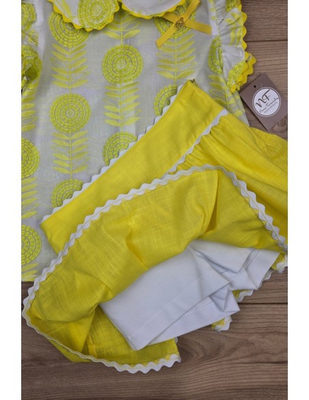 CONJUNTO NIÑA BLUSA Y BOMBACHO (FALDA) COLECCIÓN TOULOUSE DE NOMA FERNÁNDEZ, AMARILLA. VERANO 25.