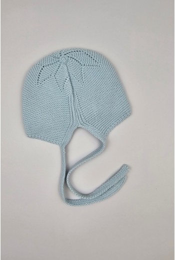 CAPOTA ESTRELLA CON POMPÓN DE PANGASA BABY, CELESTE EMPOLVADO. INVIERNO 25. 2