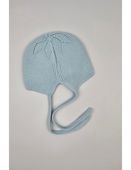 CAPOTA ESTRELLA CON POMPÓN DE PANGASA BABY, CELESTE EMPOLVADO. INVIERNO 25.