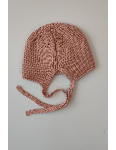 CAPOTA ESTRELLA CON POMPÓN DE PANGASA BABY, ROSÉ. INVIERNO 25.