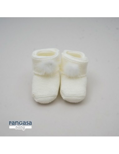 BOTITA UNISEX POMPÓN DE PANGASA BABY, MARFIL. INVIERNO 25.