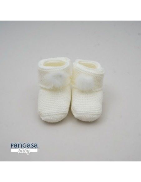 BOTITA UNISEX POMPÓN DE PANGASA BABY, MARFIL. INVIERNO 25.