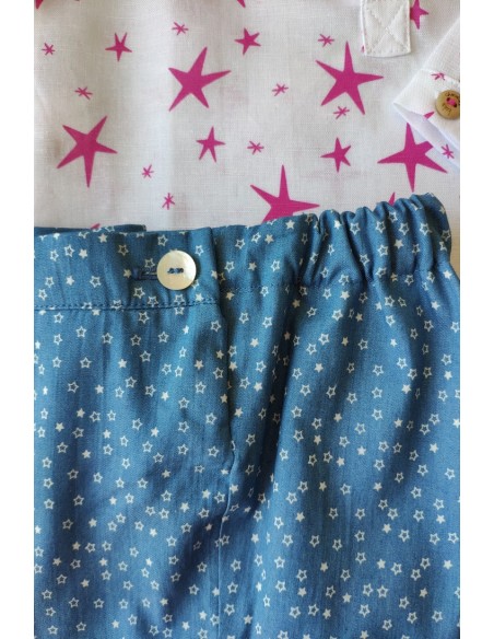 Conjunto niño formado por camisa estampado rayas y pantalón short en tela vaquera con decoración de anclas