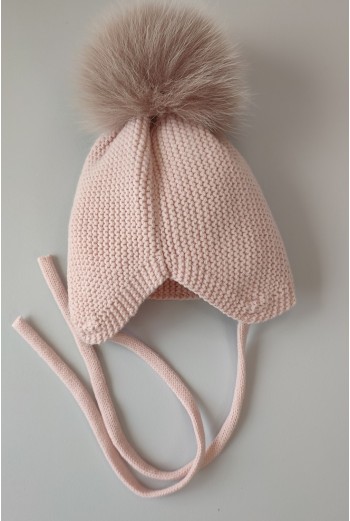 GORRO OREJERO PANGASA POMPÓN NATURAL, ROSA EMPOLVADO. INVIERNO 25. 2