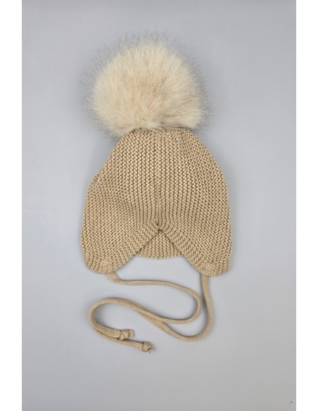 GORRO OREJERO PANGASA POMPÓN SINTÉTICO, ARENA. INVIERNO 25.