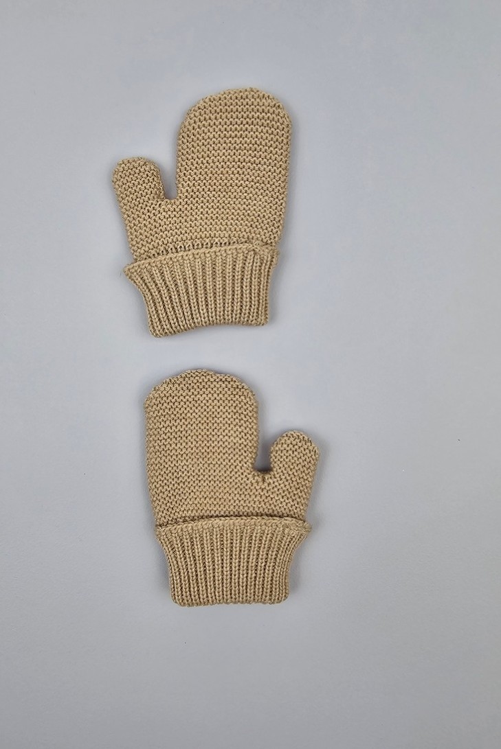MANOPLAS PUNTO UNISEX DE PANGASA BABY, ARENA. INVIERNO 25.
