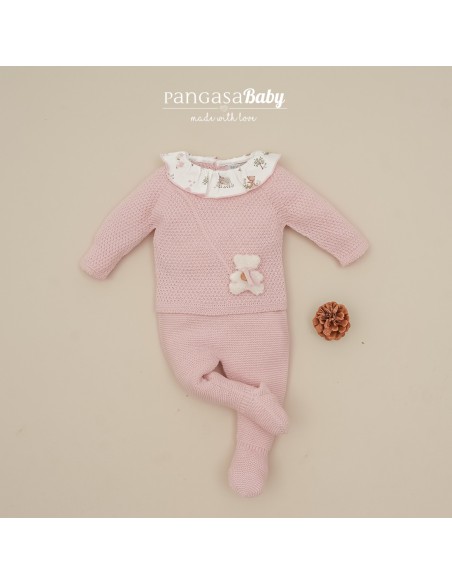 PRIMERA PUESTA NIÑA COLECCIÓN TINY BEAR DE PANGASA BABY, ROSA EMPOLVADO. INVIERNO 25.