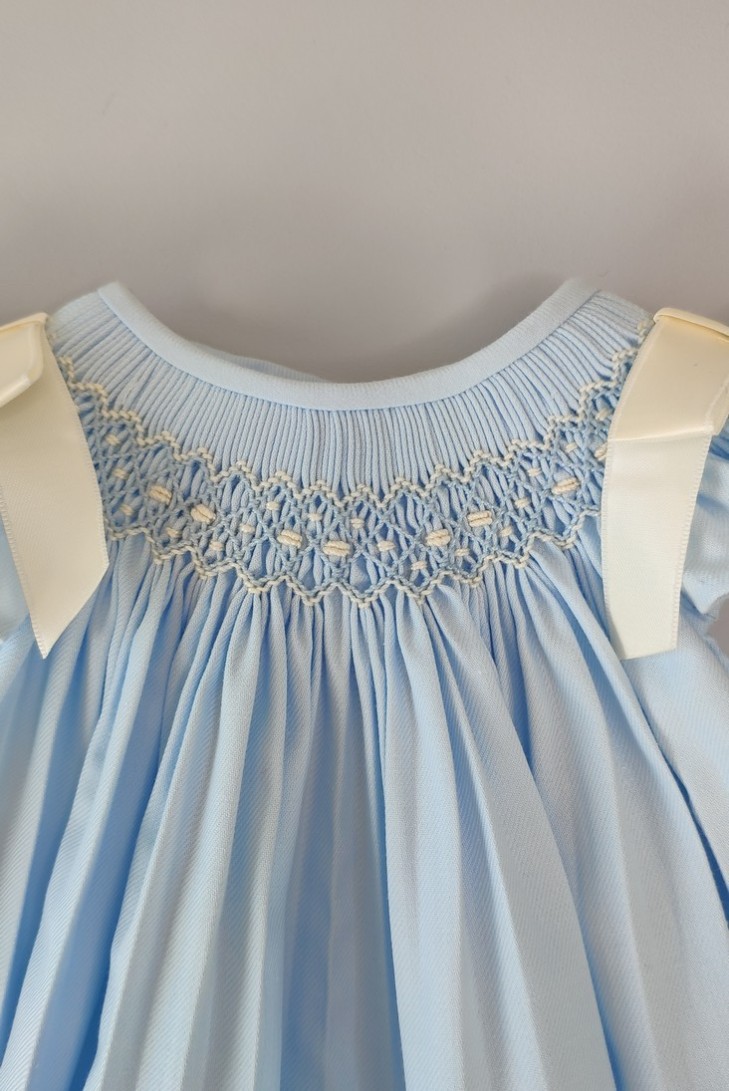 RANITA VIELLA PUNTO SMOCK MOD. LISA DE BELÁN, AZUL/CRUDO. INVIERNO 25.