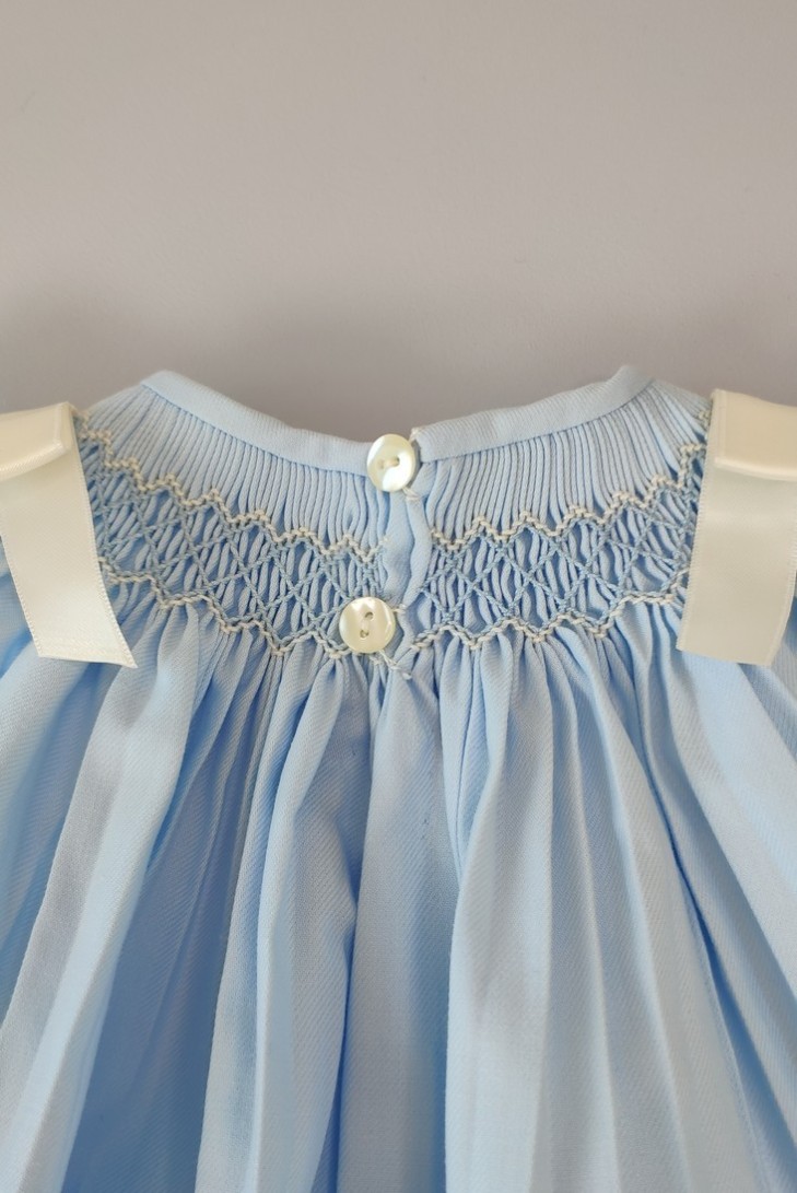 RANITA VIELLA PUNTO SMOCK MOD. LISA DE BELÁN, AZUL/CRUDO. INVIERNO 25.