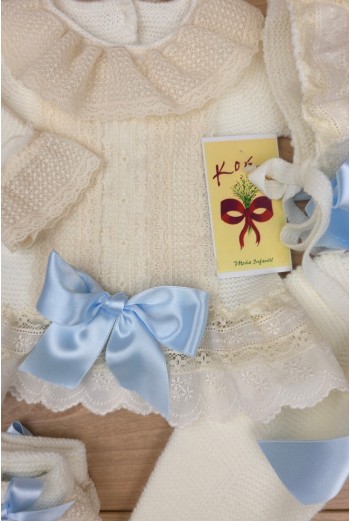 CONJUNTO UNISEX DE PUNTO CRUDO/CELESTE (4 PIEZAS), Y62. KOBEZ. INVIERNO. 2